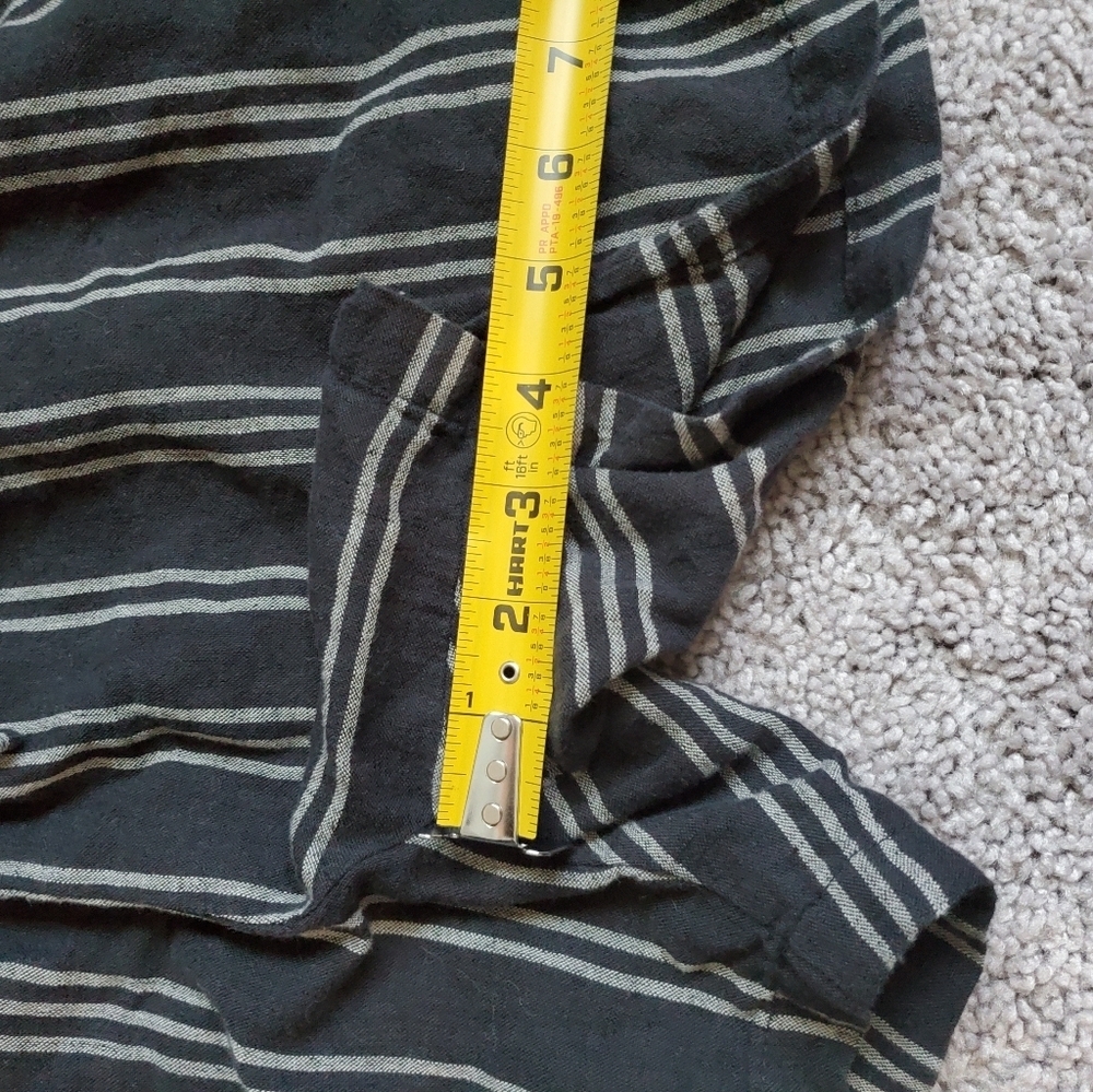 Amazon Essentials Vneck Linen Blend Striped Sleeveless Romper - Picture 9 of 11